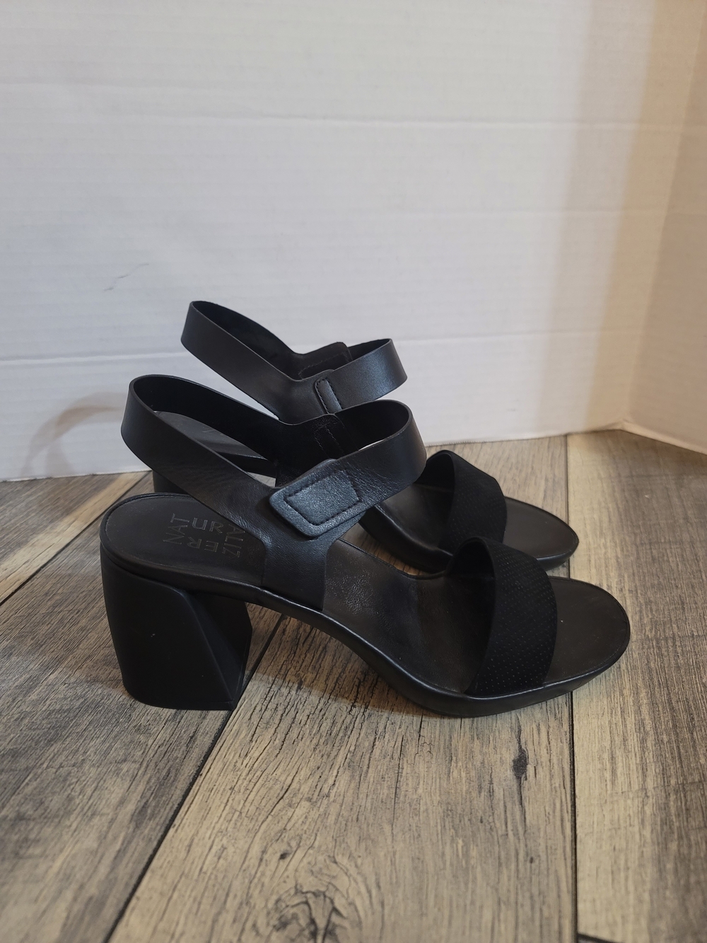 Naturalizer Genn Rise 2 Black Slingback Sandal Chunky Heel Velcro Strap Sz 10M